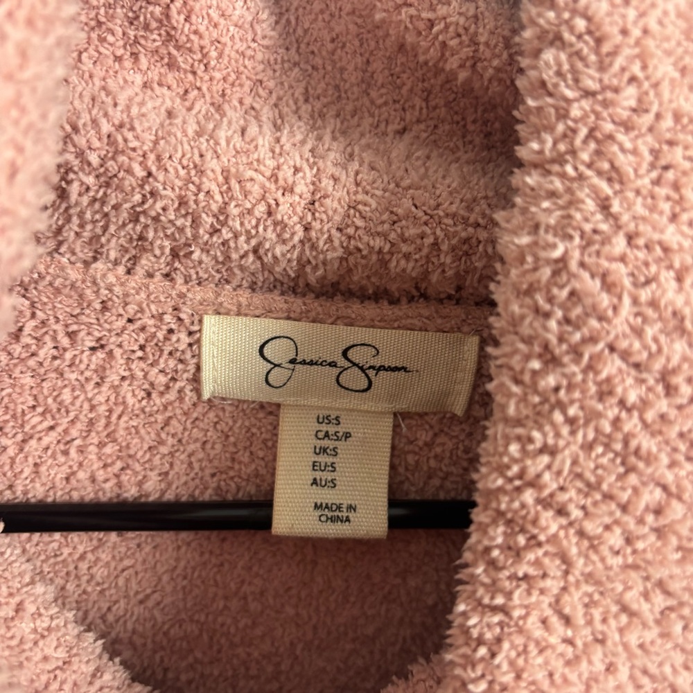Jessica Simpson
Small
Cozy sweater - Picture 2 of 6